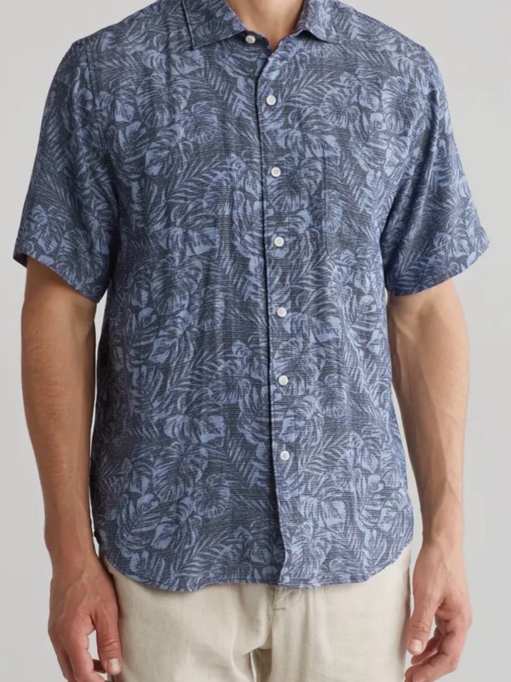 Tommy Bahama Navy and Light Blue Leaf-Print Short Sleeve Button-Down size s